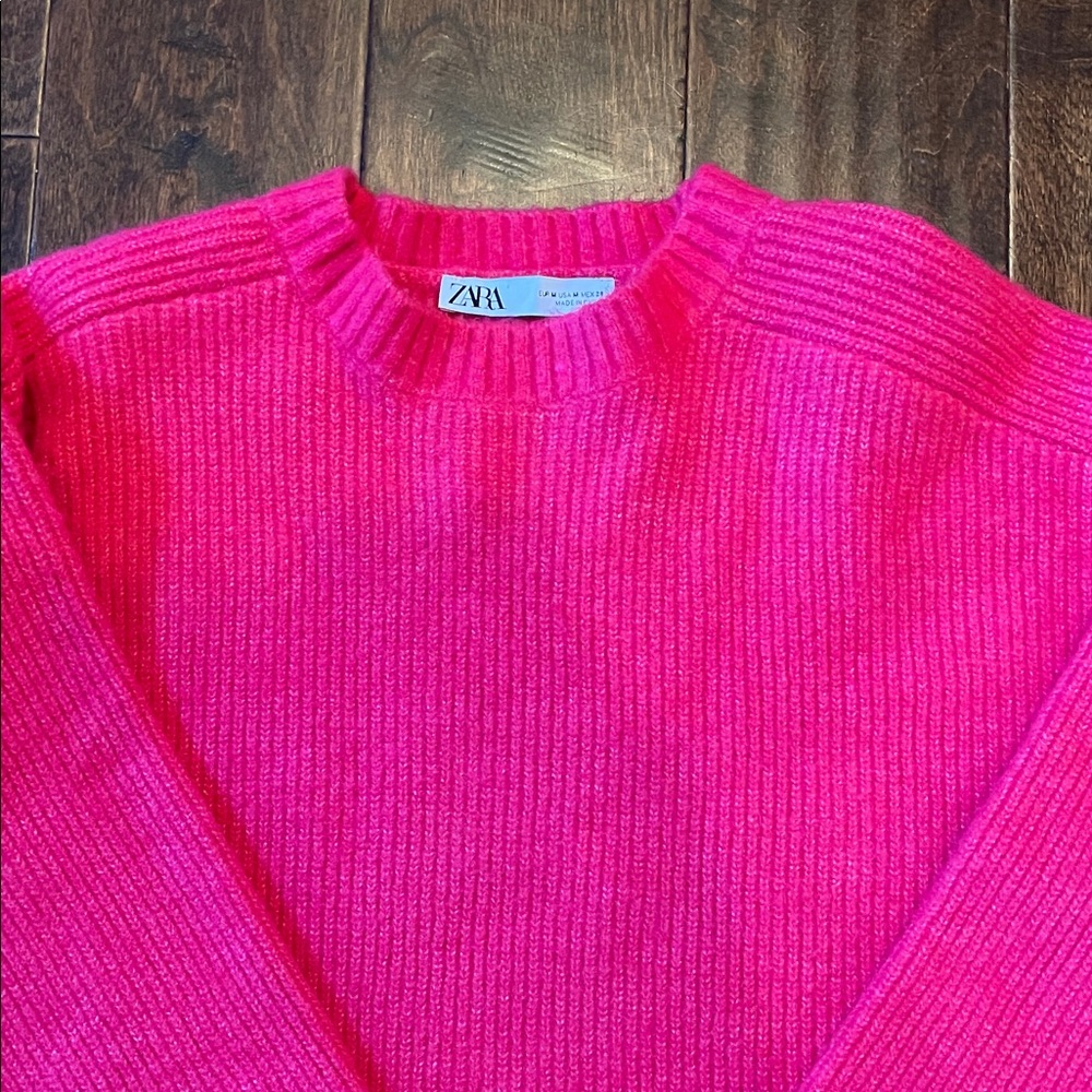 Zara Bright Pink Ribbed Crewneck Sweater Size Medium - Picture 3 of 6